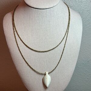NWT  AKOLA Horn Small Leaf Gold-tone Necklace